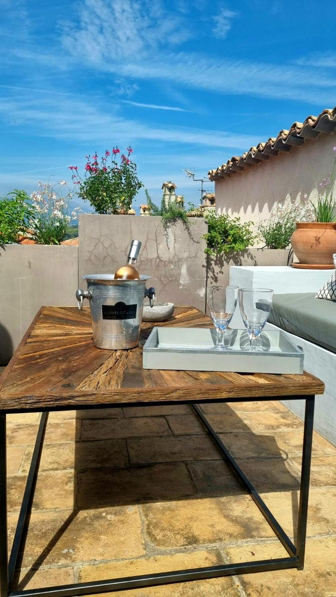 Townhouse Mougins In The Old Village, Fantastic View, Sea And Mountains Экстерьер фото